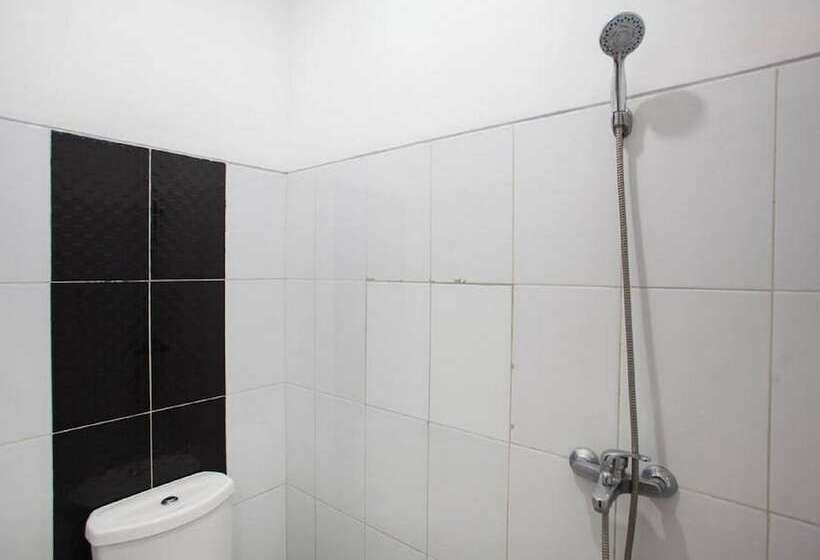 膳宿费 Reddoorz Near Taman Krida Budaya Malang