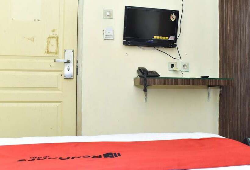 펜션 Reddoorz Syariah Near Pantai Losari 3