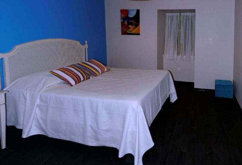 ベッドアンドブレックファースト Auberge Des Platanes