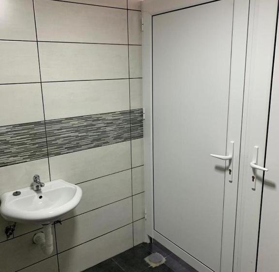 هاستل Guest House Tivko Katce Gostivar