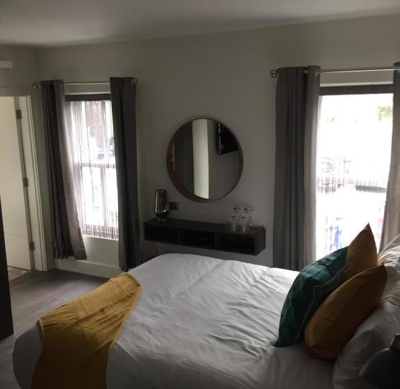 Отель Base Dingle