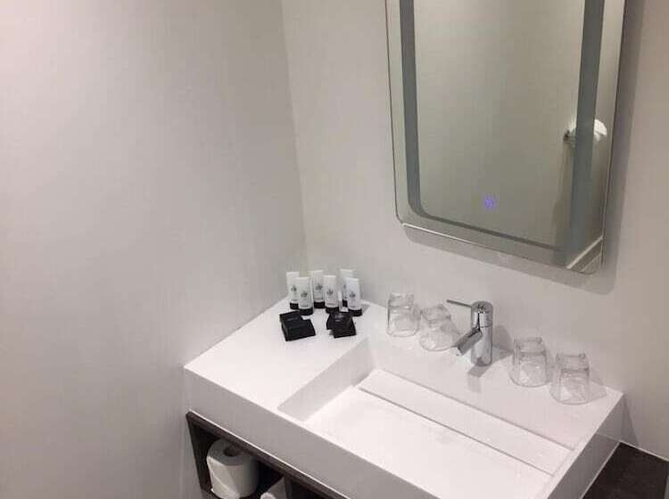 Отель Base Dingle