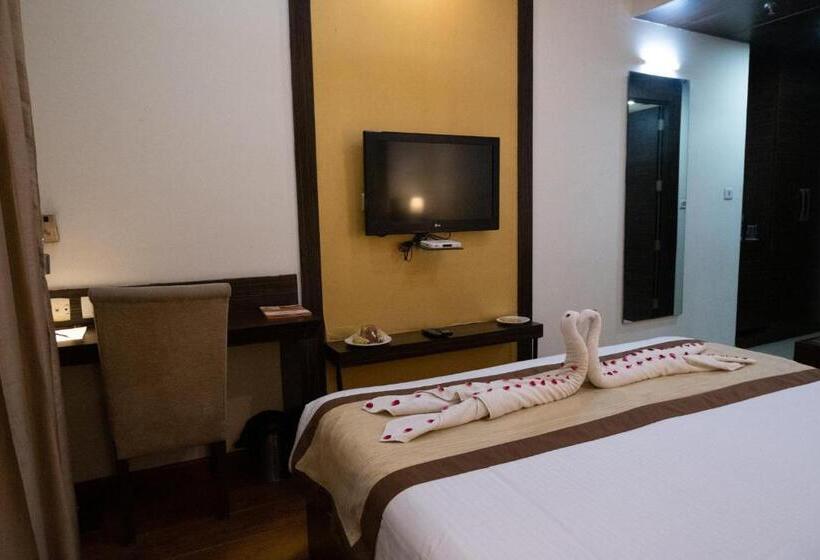 호텔 Hyphen Premier Business