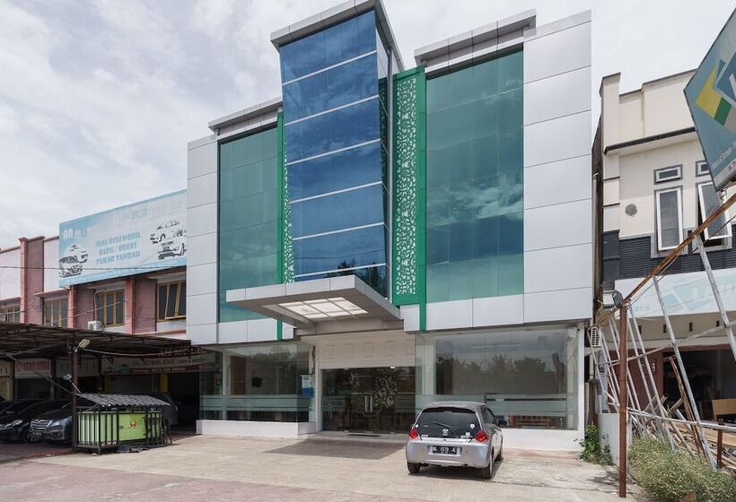 ホテル Reddoorz Syariah Near Baiturrahman Aceh