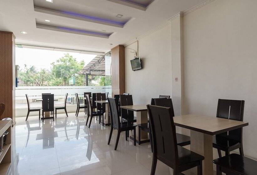 ホテル Reddoorz Syariah Near Baiturrahman Aceh