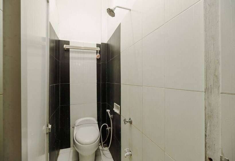 ホテル Reddoorz Syariah Near Baiturrahman Aceh