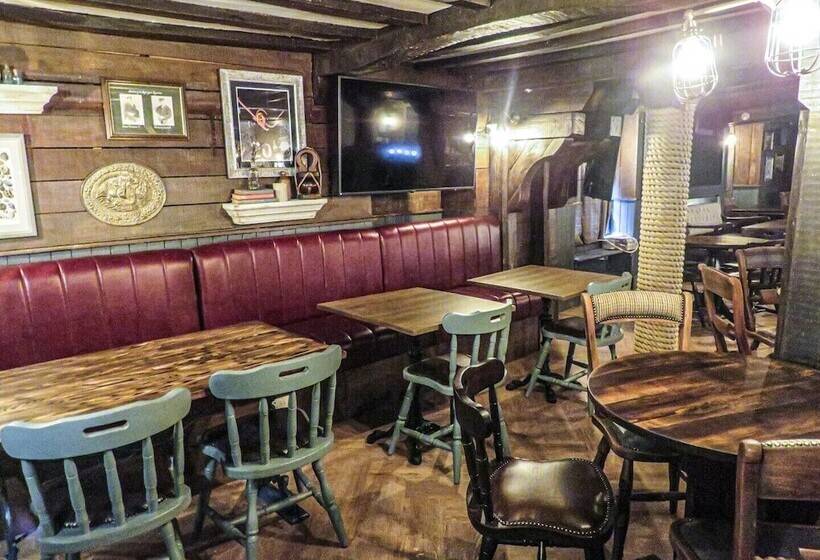 호텔 The Spice Ship