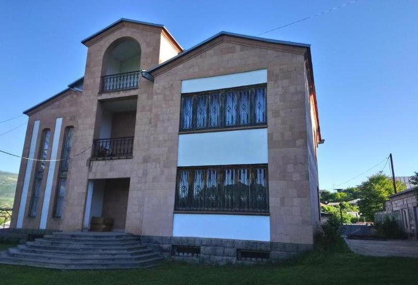 هاستل Luse Guest House