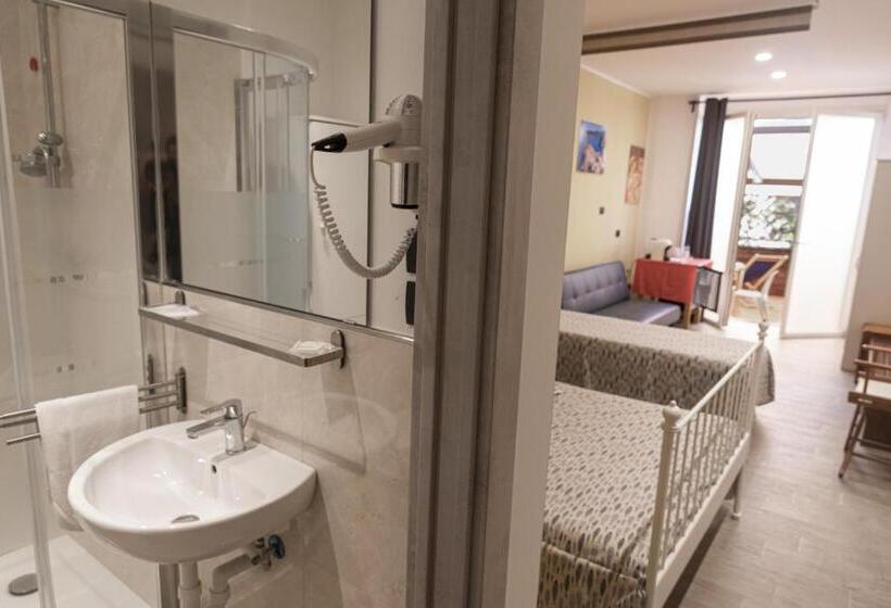 پانسیون Affittacamere Sciacchetra