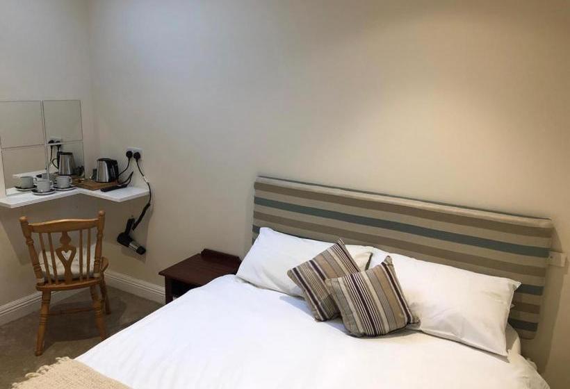 بنسيون Lough Derg House & The Lake Cafe