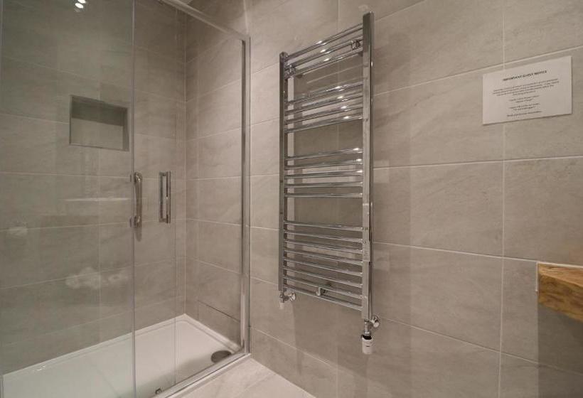 بنسيون Lough Derg House & The Lake Cafe