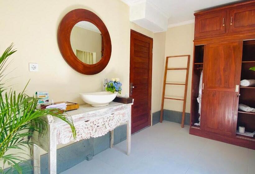 פנסיון Villa Serenity