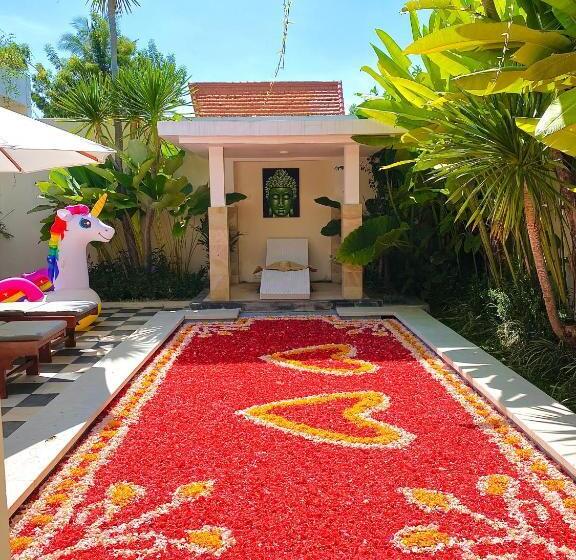 פנסיון Villa Serenity