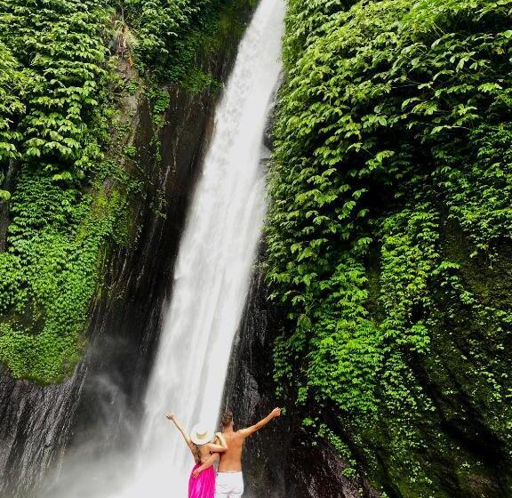 פנסיון Villa Serenity