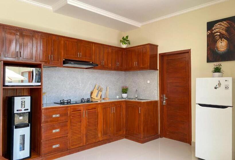 פנסיון Villa Serenity