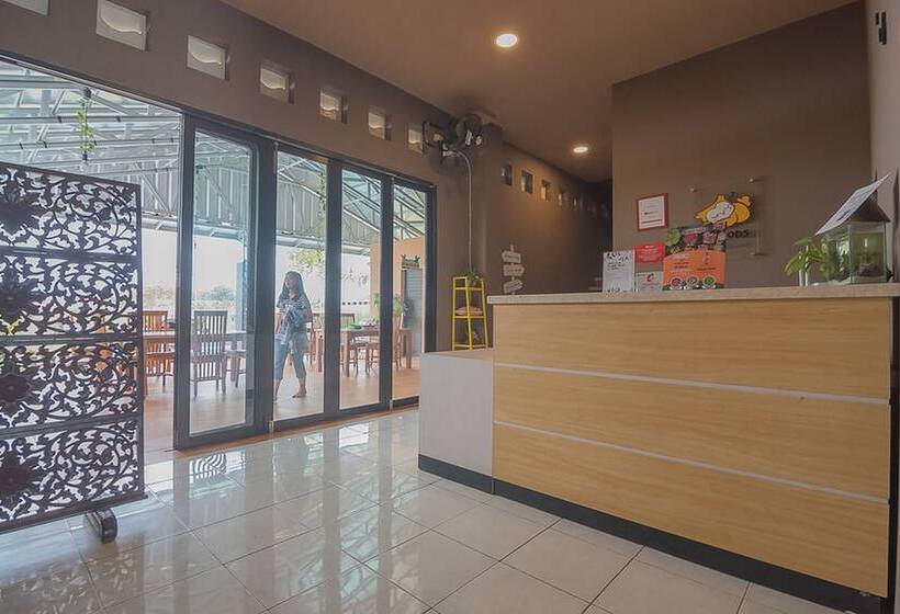 Reddoorz Hostel @ Grand Pangandaran