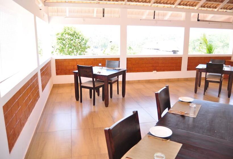 استراحتگاه Indimasi  Ayurveda & Healing Village