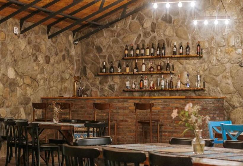 Vineyard Hotel & Winery