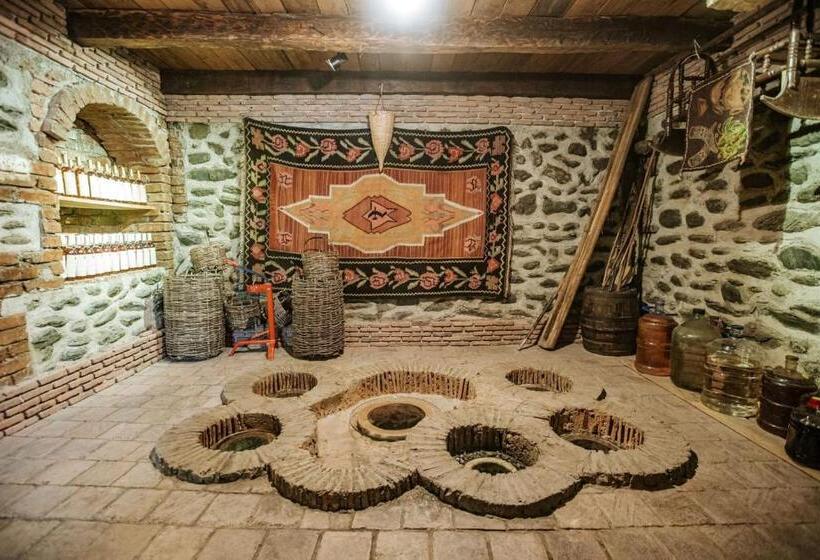 Vineyard Hotel & Winery