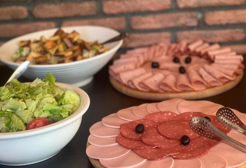 Vineyard Hotel & Winery