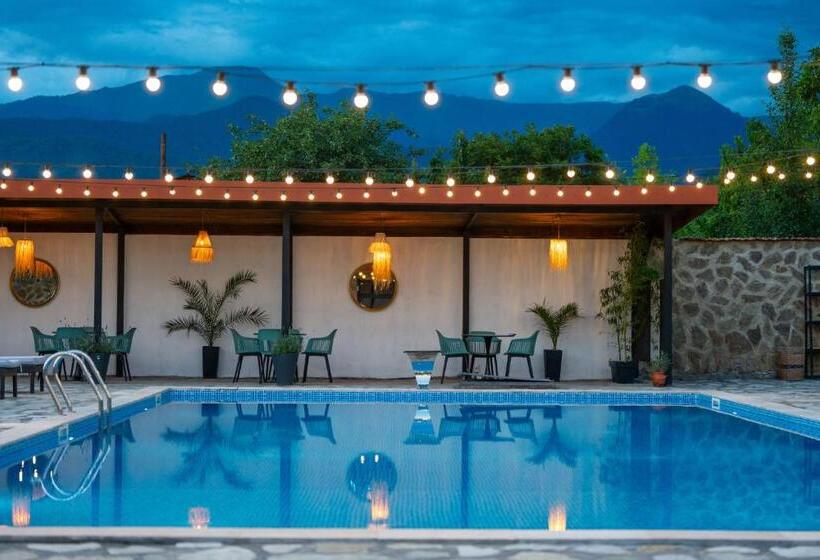 Vineyard Hotel & Winery