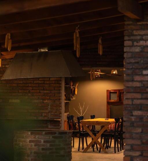 Vineyard Hotel & Winery