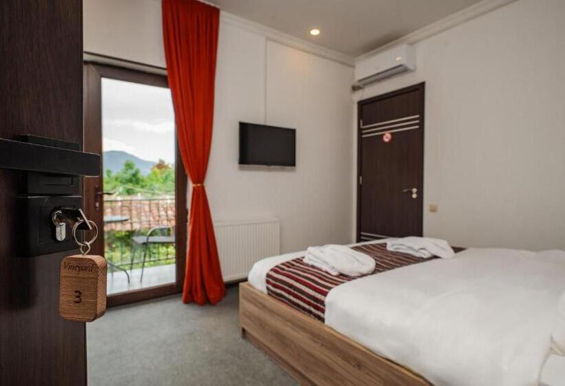 Vineyard Hotel & Winery