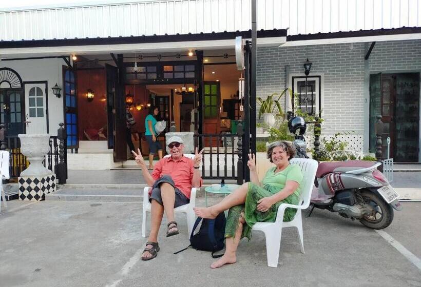 Общежитие At Night