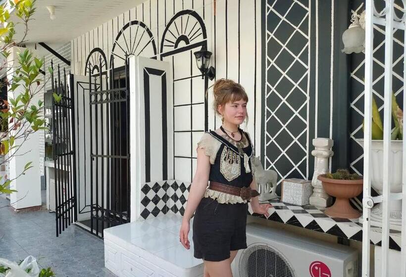 Общежитие At Night