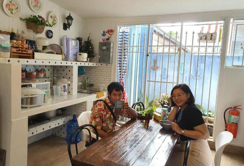 Общежитие At Night