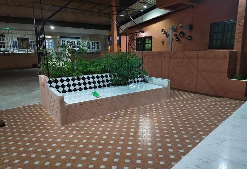 Общежитие At Night