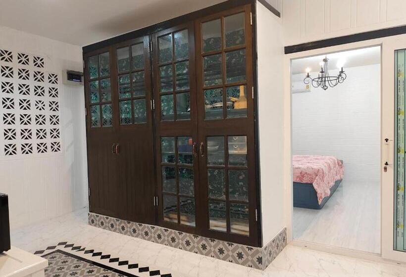 Общежитие At Night