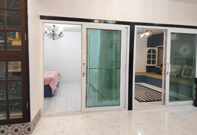 Общежитие At Night