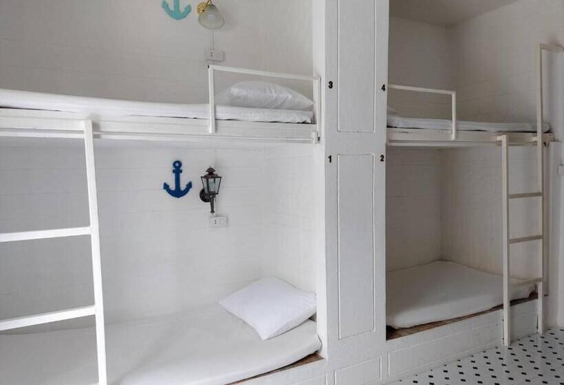 Общежитие At Night