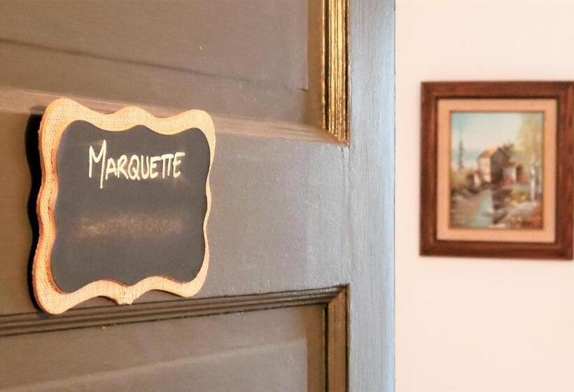 Общежитие Auberge Du Vignoble Bromont