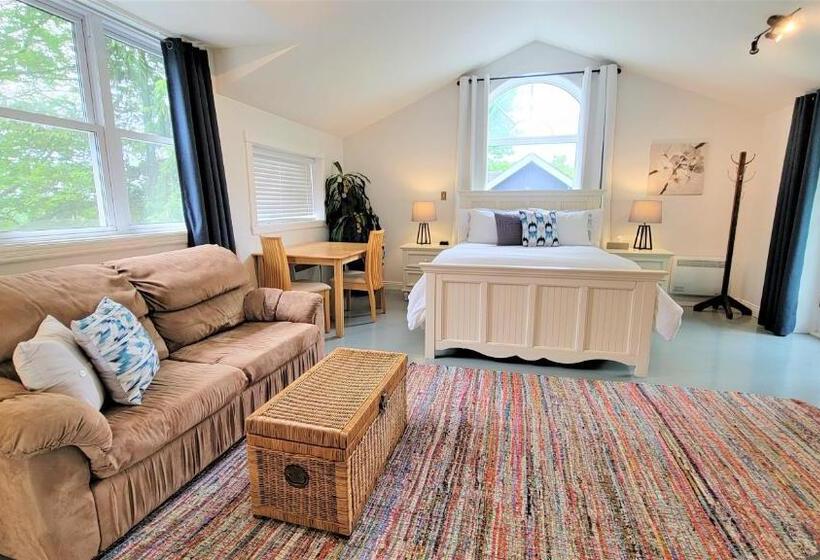 Общежитие Auberge Du Vignoble Bromont