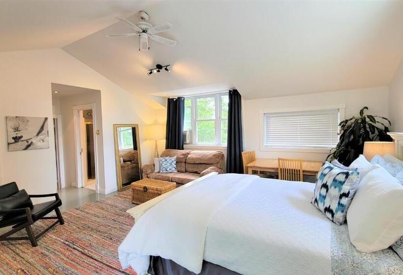 Общежитие Auberge Du Vignoble Bromont