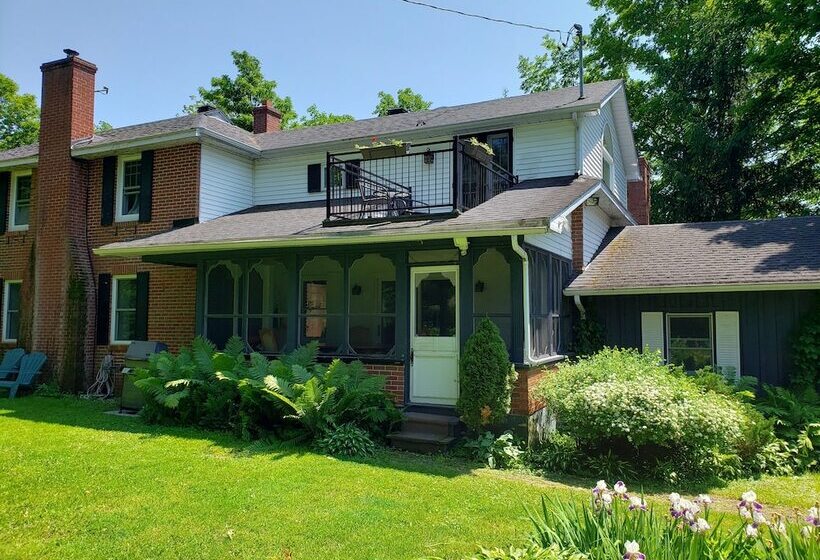הוסטל Auberge Du Vignoble Bromont