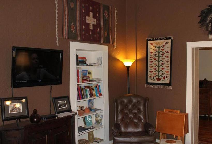 צימר Veranda Historic Inn