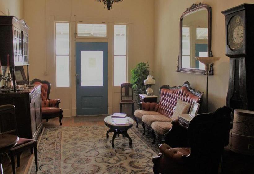 צימר Veranda Historic Inn