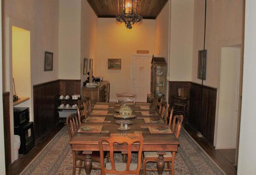 민박 Veranda Historic Inn