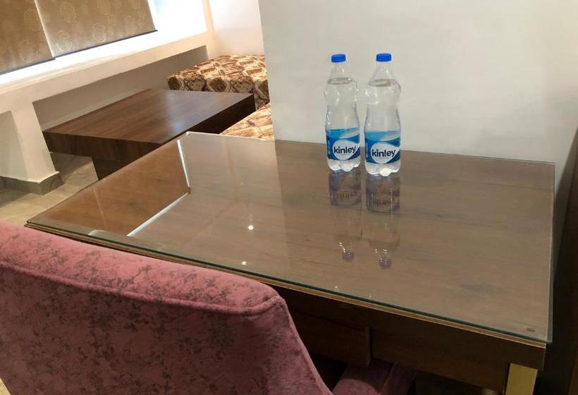 Отель Ak Suites