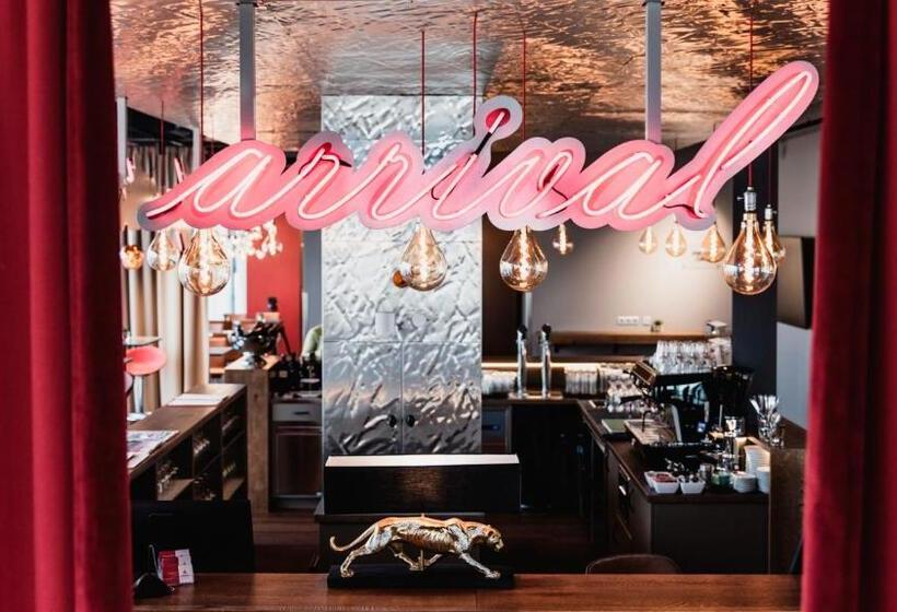 هتل Amedia Express Graz Airport, Trademark Collection By Wyndham