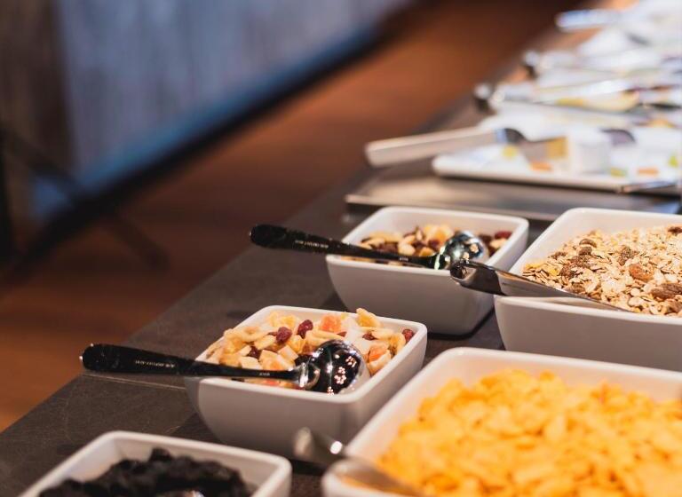 هتل Amedia Express Graz Airport, Trademark Collection By Wyndham