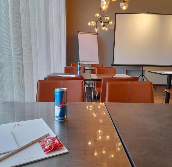 هتل Amedia Express Graz Airport, Trademark Collection By Wyndham