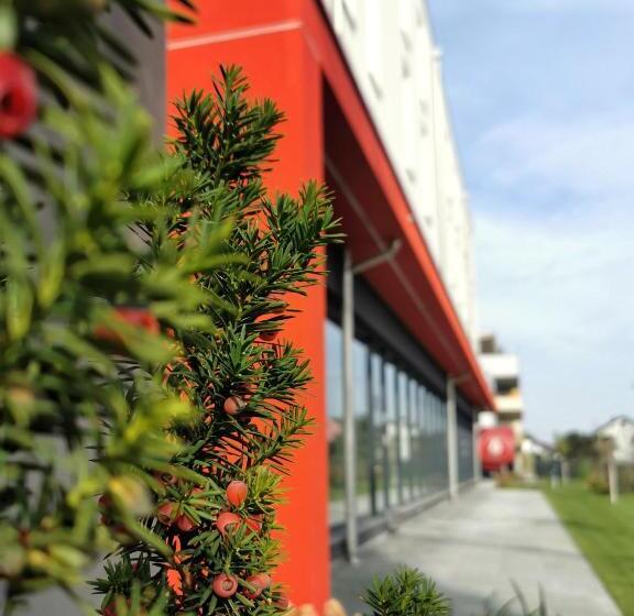 هتل Amedia Express Graz Airport, Trademark Collection By Wyndham