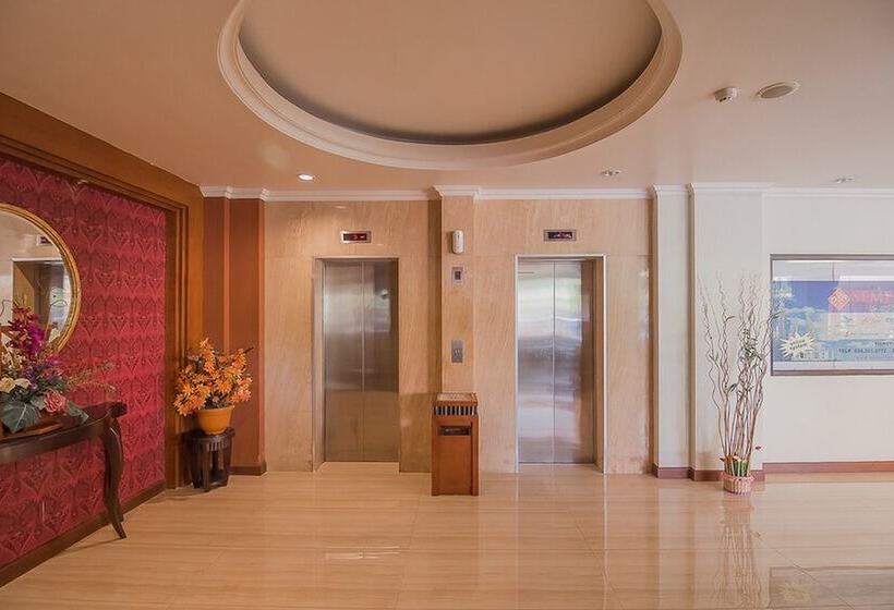 Отель Reddoorz Premium Syariah @ Semarang City Center