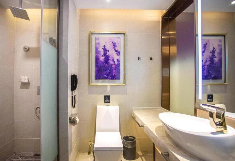 Lavande Hotel Yibin University City Exhibition Center