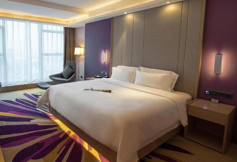 Lavande Hotel Yibin University City Exhibition Center