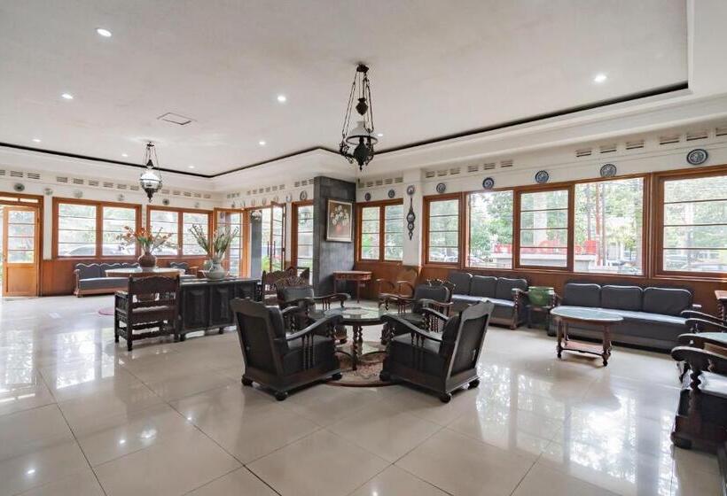 펜션 Reddoorz Near Institut Teknologi Bandung 2